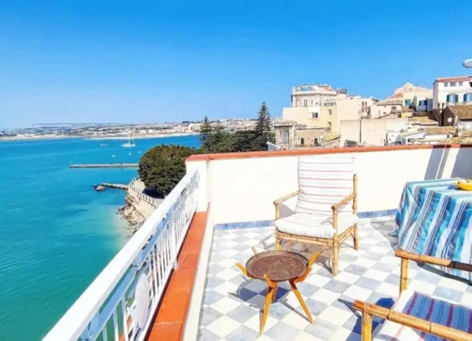 Terrazza Sul Mare Attico "Alfeo E Aretusa" シラクーサ エクステリア 写真